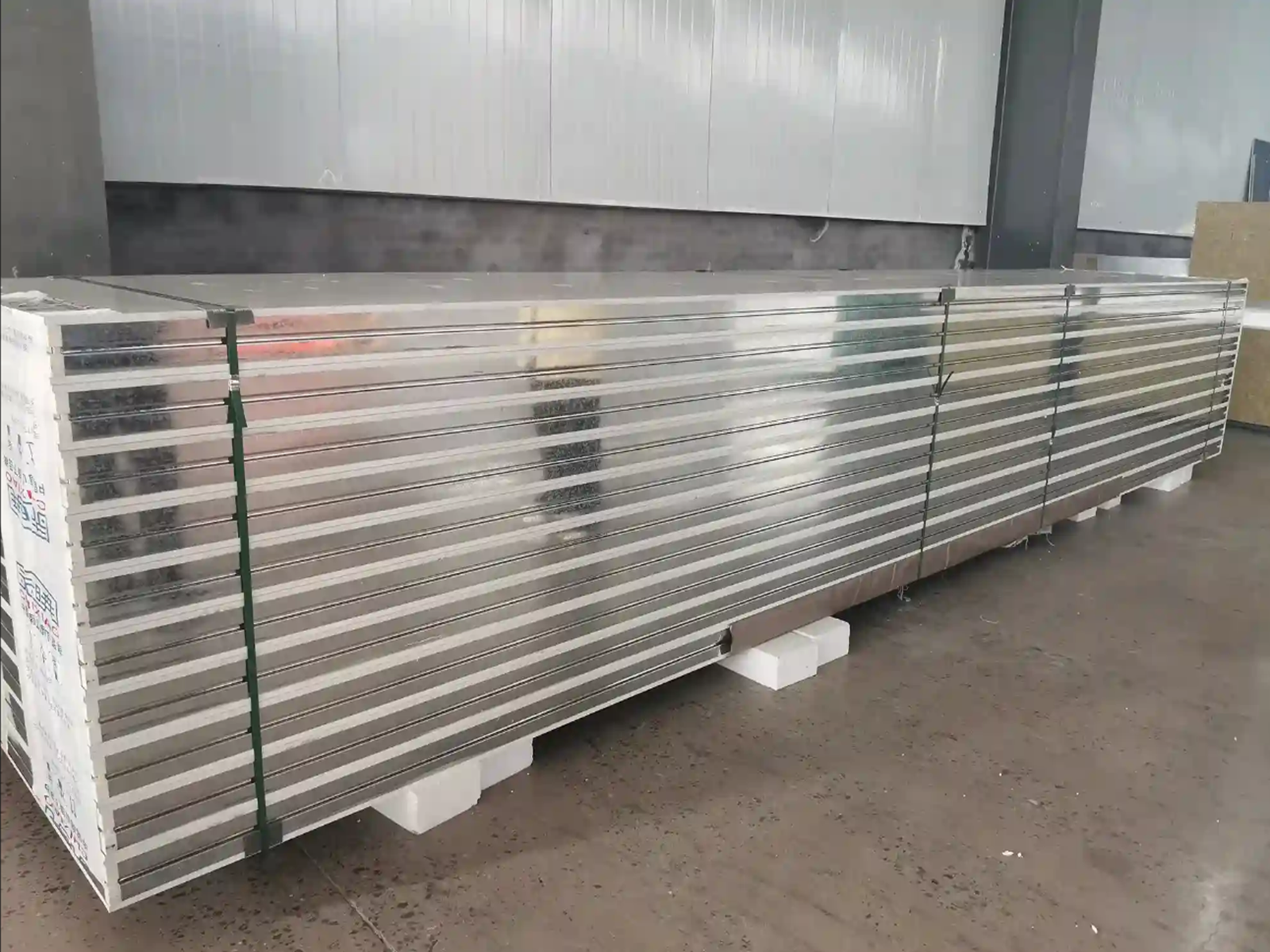 手工双玻镁岩棉板